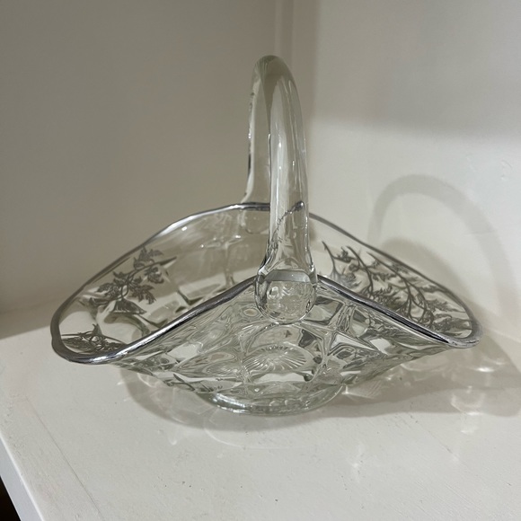 Antique Sterling silver overlay Floral pattern basket. Pristine condition - Picture 4 of 5